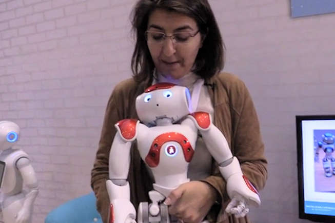 Le robot Nao pourrait être commercialisé fin 2015 à 4500 €