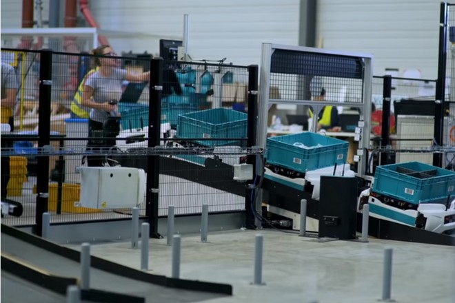 Préparation robotisée de commandes chez CDiscount à Bordeaux