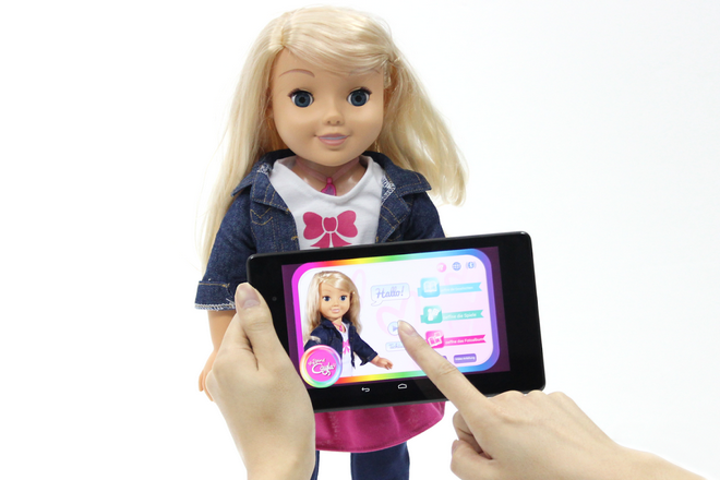 Une poupée et un robot connectés coupables d’atteinte grave à la vie privée