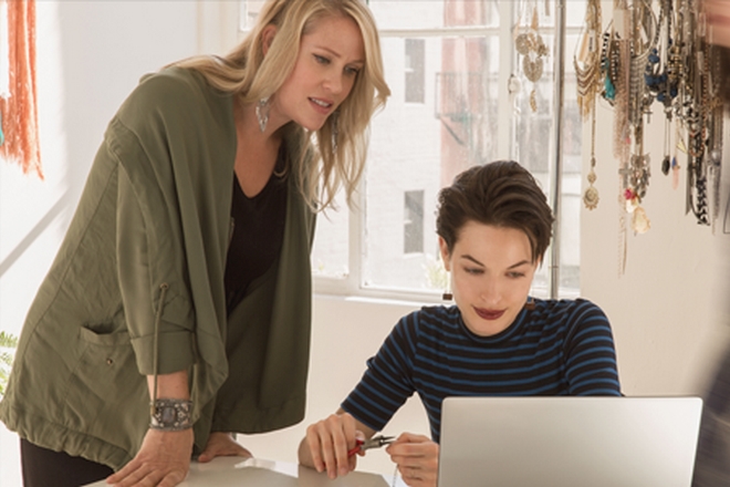 Natixis Assurances épaule ses chargés de relation client avec un bot documentaire