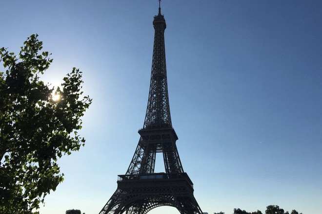Grève à la Tour Eiffel : une gestion des files d’attente à côté de la plaque à l’heure du multi-canal (maj)