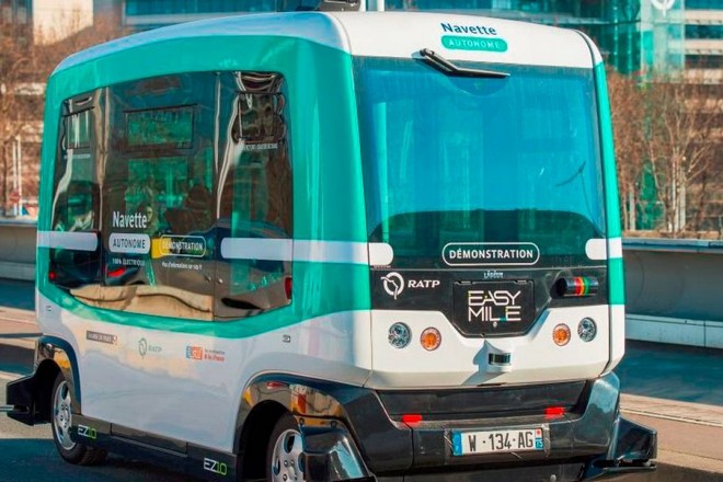 Arval, filiale de BNP Paribas, expérimente deux navettes autonomes sur route ouverte à Rueil-Malmaison
