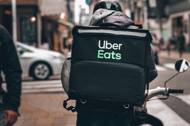 Carrefour et Uber s’associent dans la livraison des courses à domicile