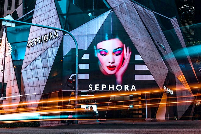 Sephora ouvre un 3ème canal de vente sur les médias sociaux avec une startup