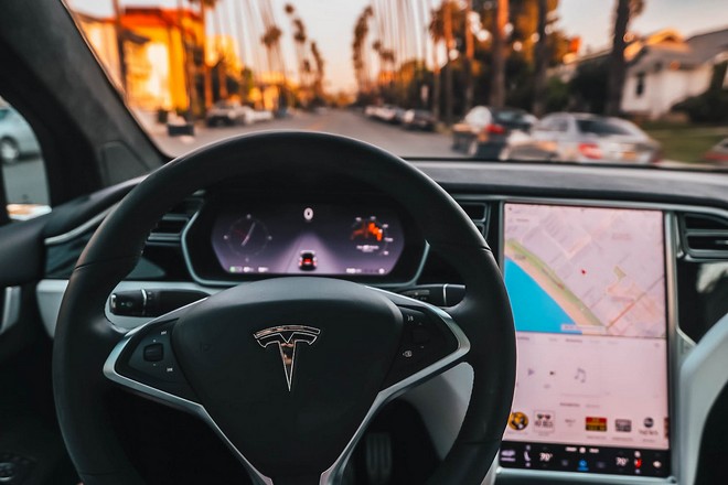 Tesla : le rappel de 158 000 voitures demandé à cause d’une mémoire flash sous dimensionnée