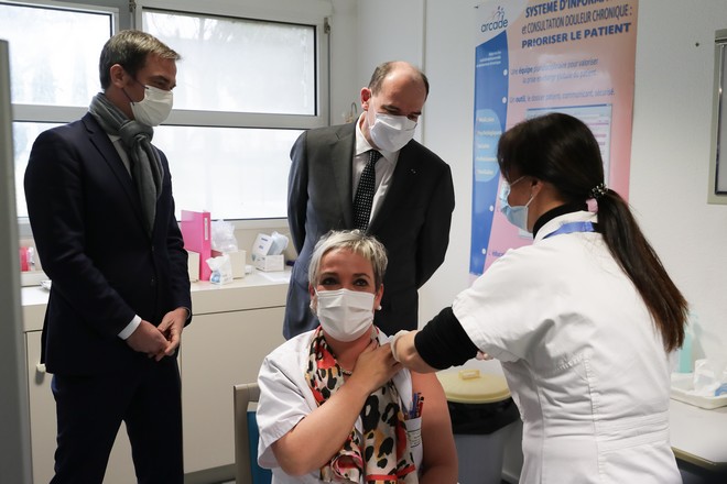 Quatre cabinets conseil américains mobilisés pour le plan de vaccination français face à la Covid-19