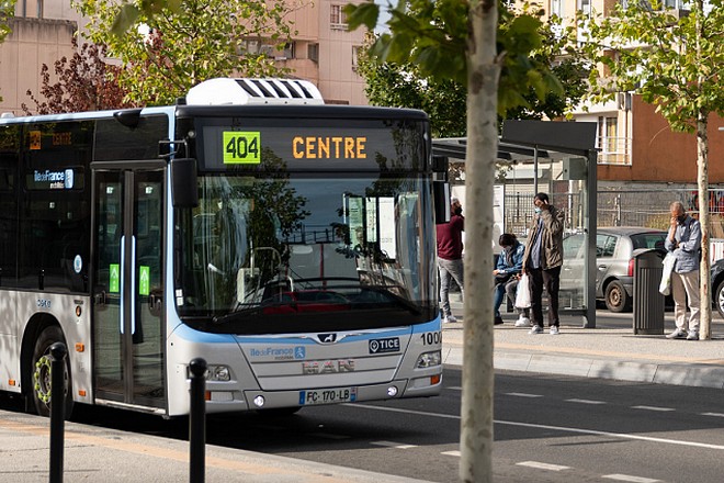 L’IA réduit légèrement la fraude dans les transports publics de l’Essonne