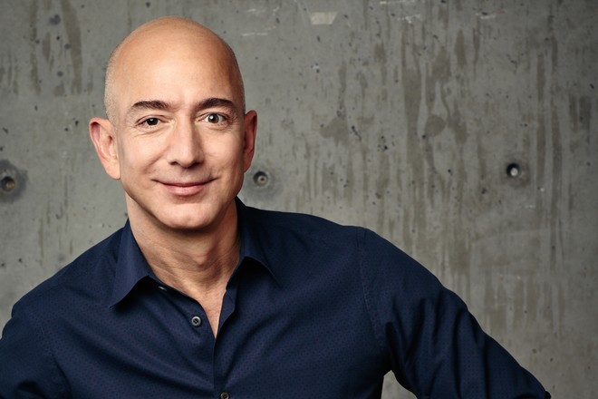 Jeff Bezos quitte la direction d’Amazon, cède sa place au patron du Cloud