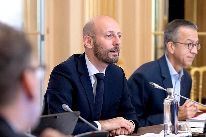 Deux ministères se font taper sur les doigts sur leur usage politique des mails des fonctionnaires