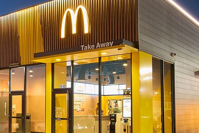 McDonald’s teste un point de vente pour la livraison et la vente à emporter