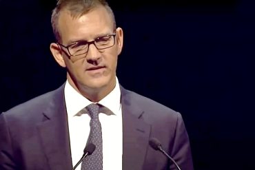 Daniel Kretinsky, propriétaire de Casino, enclenche une offre d’achat amicale sur Fnac Darty