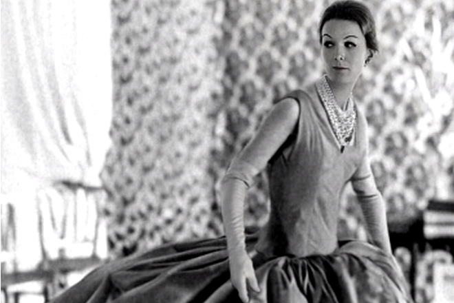 Balenciaga anime ses photos d’archive grâce à l’IA pour fêter 2024