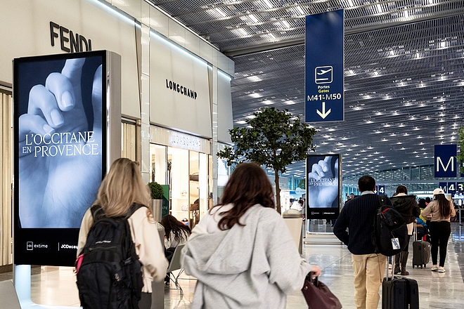 JCDecaux lance son offre programmatique sur ses écrans digitaux en aéroports