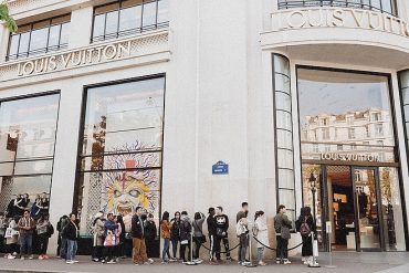 Louis Vuitton finalise le pilotage centralisé de la disponibilité de ses produits