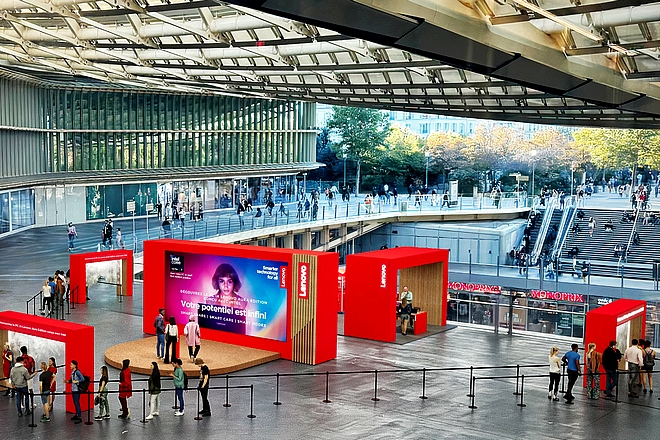 Pop Up store aux Halles autour des fonctions d’IA du dernier PC Lenovo