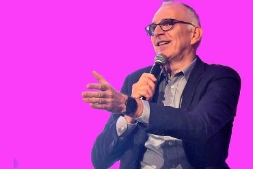 IA générative : pourquoi Carrefour privilégie l’approche Top-Down et garde l’humain dans la boucle ?