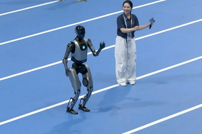 Course à pied, foot-ball ou boxe : les robots hunanoïdes s’affrontent à Pékin