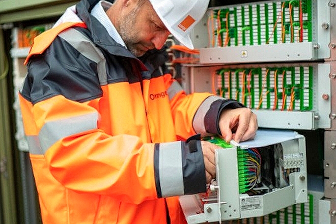 Orange franchit le cap des dix millions de clients fibre en France
