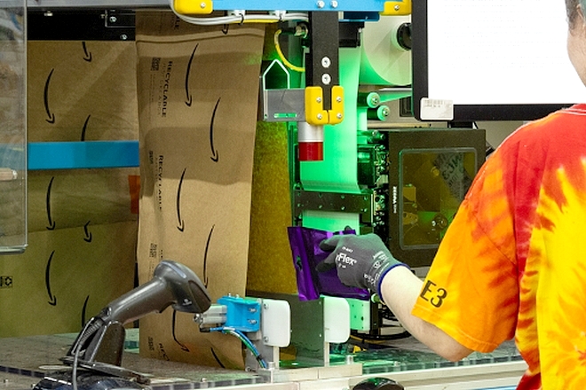 Amazon déploie des machines d’emballage avec des sacs en papier sur mesure en France