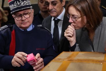 Les douanes françaises vont contrôler 200 000 colis Shein bloqués à l’aéroport Charles de Gaulle