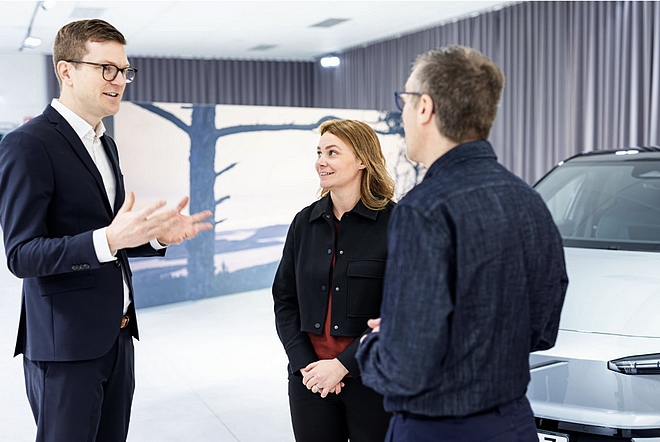 Volvo France harmonise son image premium sur son réseau d’écrans en concessions