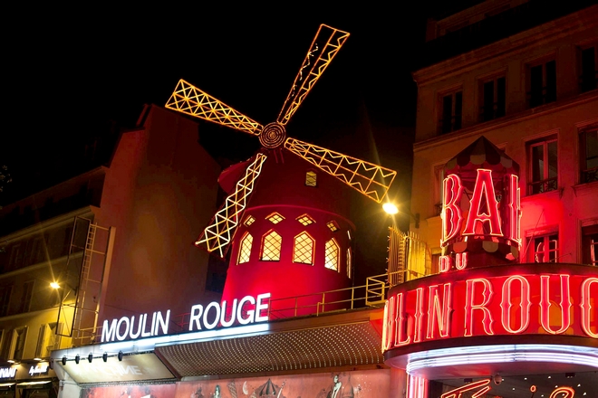 Le Moulin Rouge structure sa stratégie sur Meta et TikTok